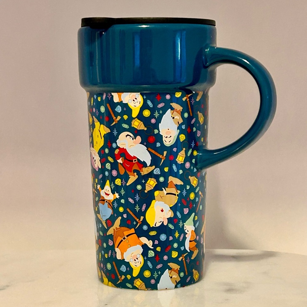 Disney Store The Seven Dwarfs 2018 12oz Mug with Lid Multicolor Coffee Tea EUC